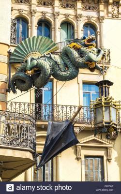 Casa de la Papallona Barcelona | Detail of Casa Bruno Cuadros or Casa dels Paraigues in Barcelona ...