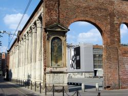San Lorenzo Maggiore alle Colonne Milan | Milano, Corso di Porta Ticinese, 16 colonne romane di San Lorenzo ...