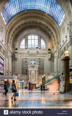 Stazione Centrale Milan | The atrium of the main railway station, Stazione Centrale, Milan ...